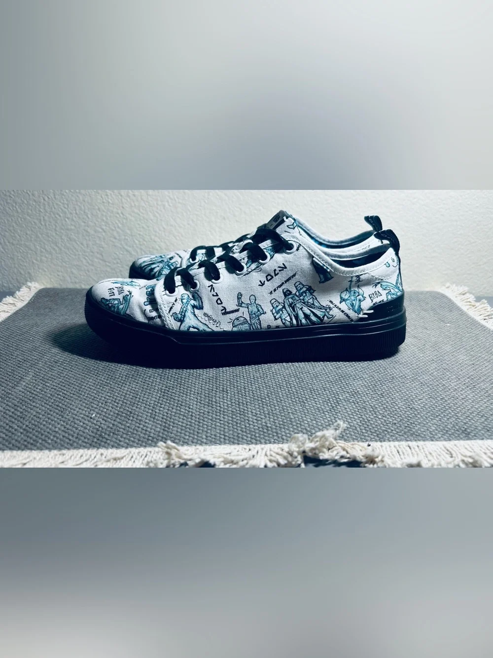 TOMS Star Wars x Travel Lite Low Sneaker White Characters Sketch Print